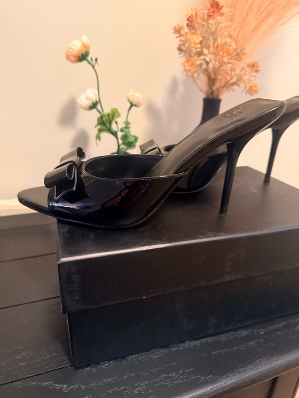 Aminah Abdul Jillil Black Patent Mule Heels w/ Bow – New – Size 8